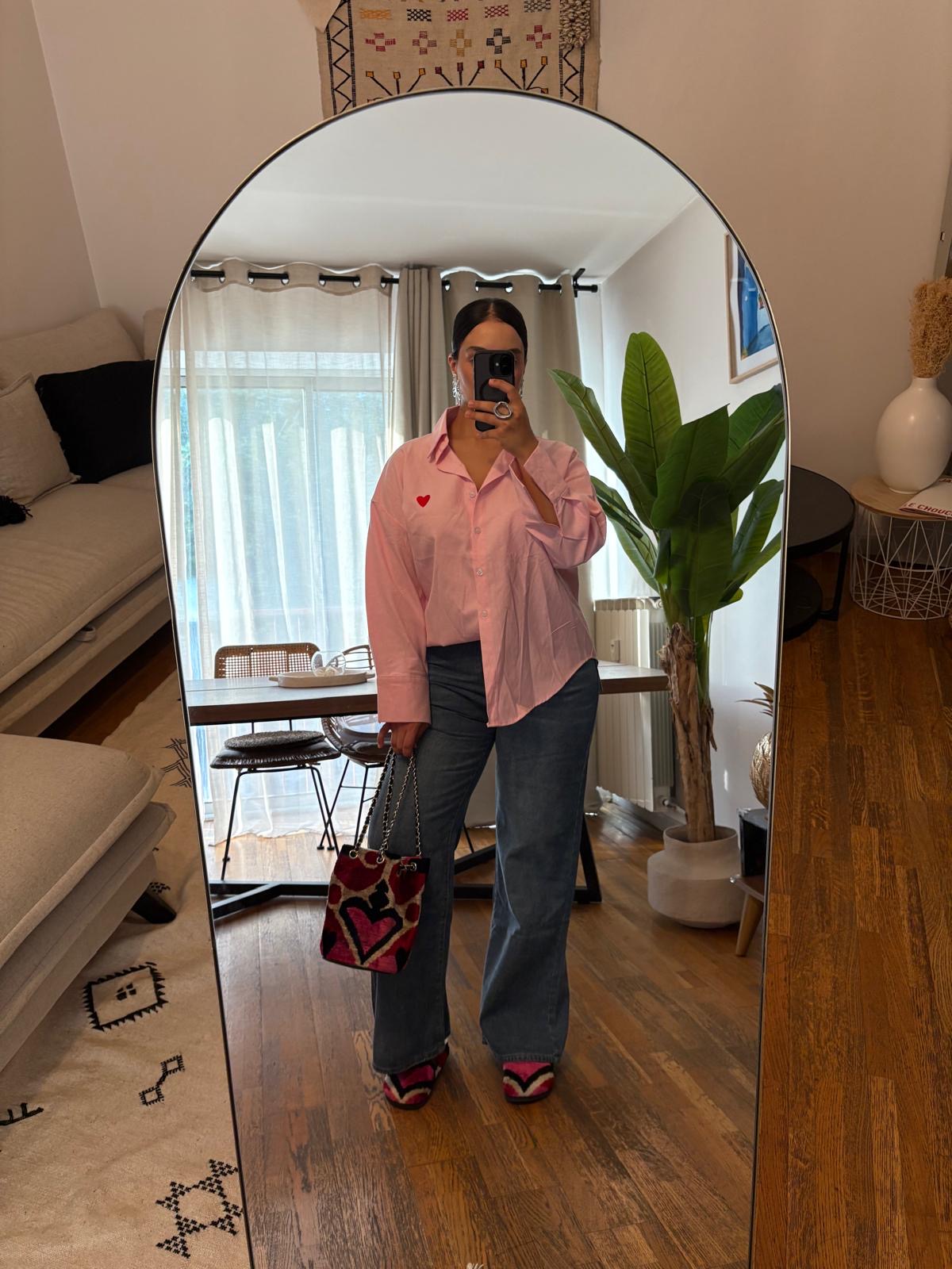 Chemise Rose Tendance - Détail Coeur Rouge