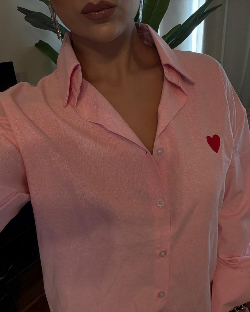 Chemise Rose Tendance - Détail Coeur Rouge