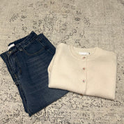 Cardigan manche courte - Détail bouton dorée et fleuris