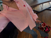 Chemise Rose Tendance - Détail Coeur Rouge