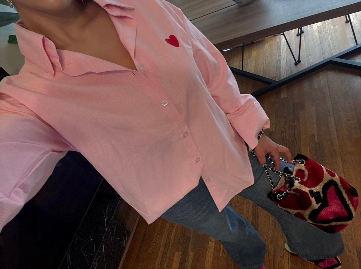 Chemise Rose Tendance - Détail Coeur Rouge