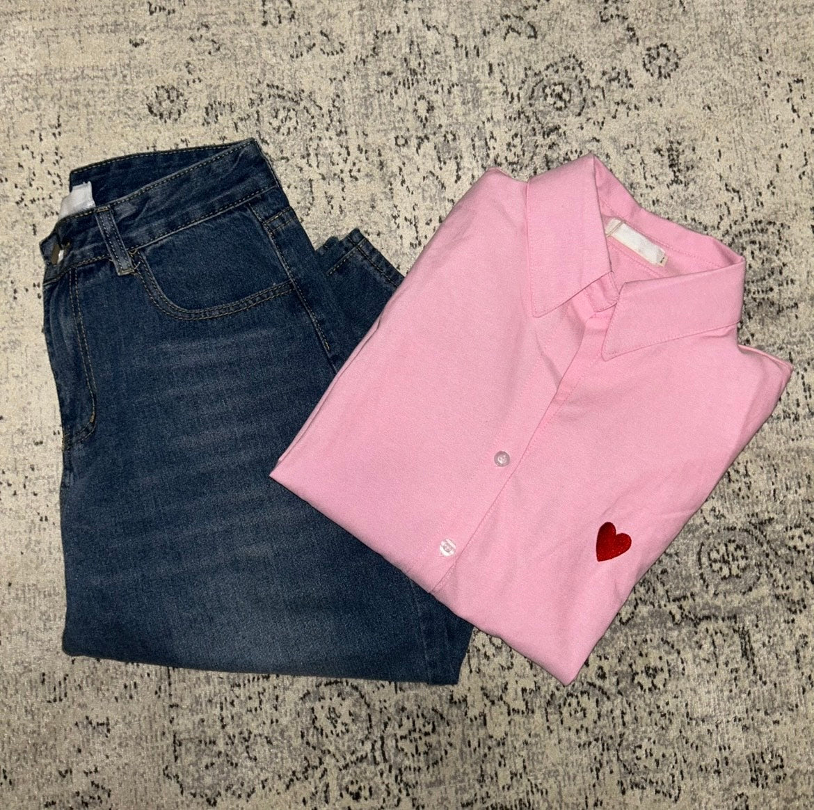 Chemise Rose Tendance - Détail Coeur Rouge