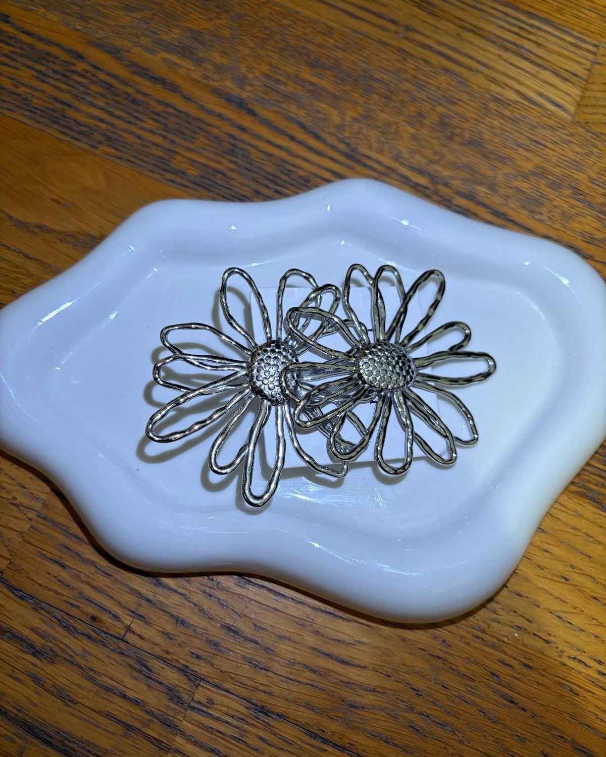 Boucle d'oreille fleurs argenté XL